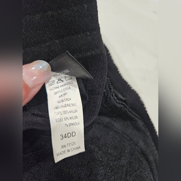 Frederick's of Hollywood Black Lace Bra. Size 34DD. Sexy Stylish Lace - Picture 6 of 8